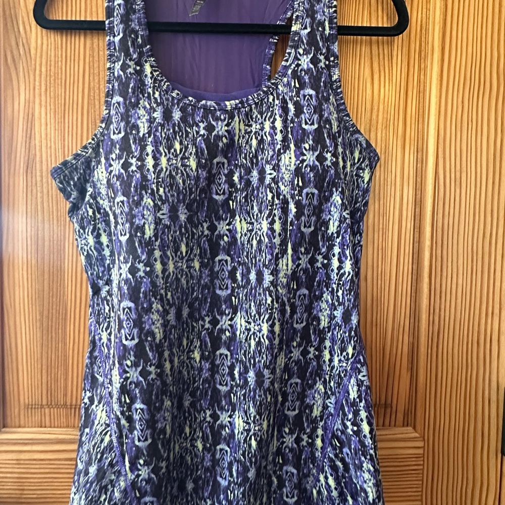 GAIAM workout tank with built in bra